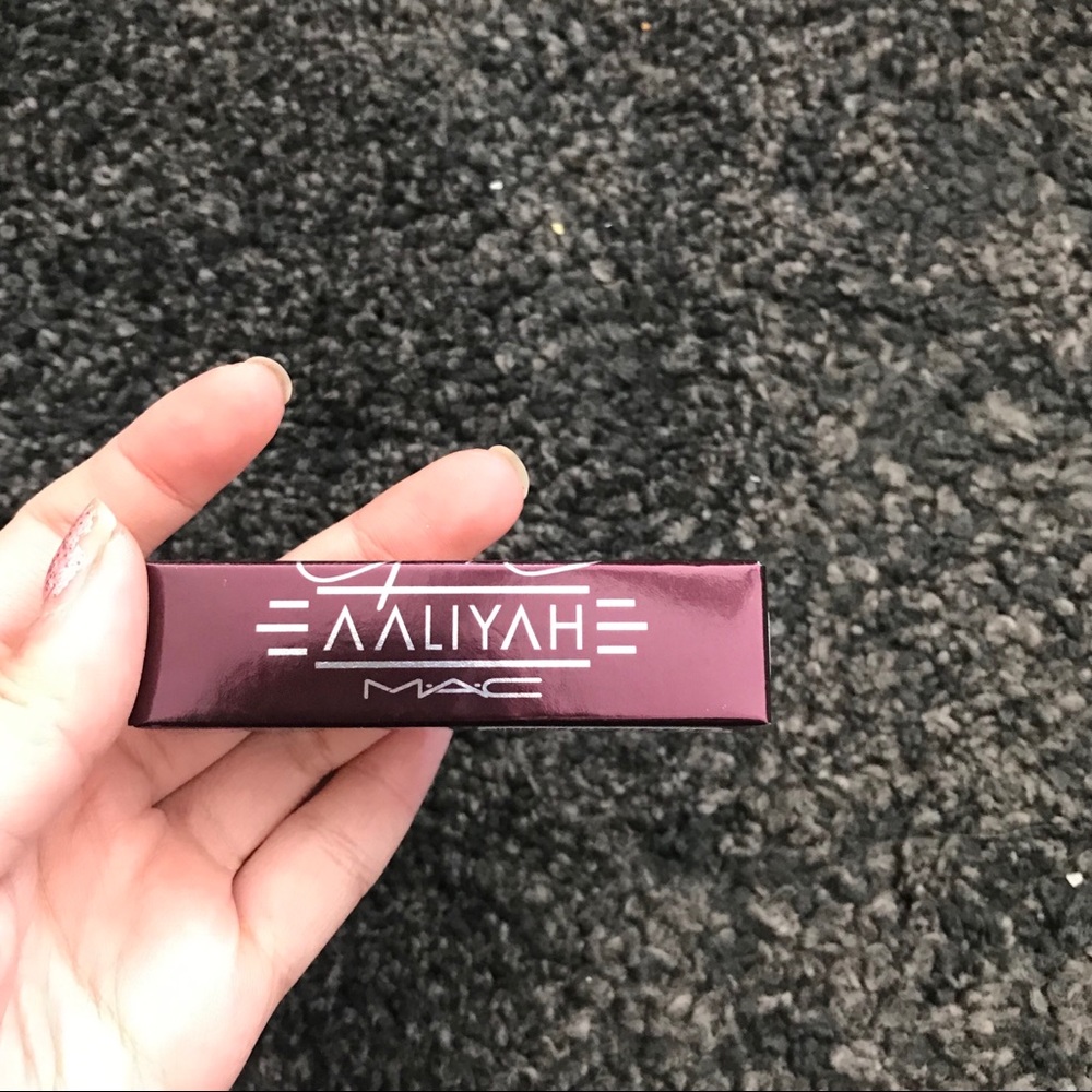 🐳2/$23 mac aaliyah street thing  lipstick - Picture 4 of 5